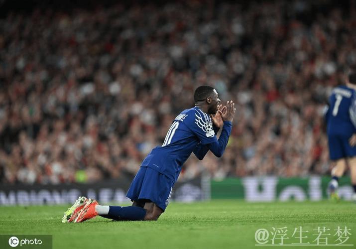 巴黎客场击败阿森纳，登贝莱贡献关键进球