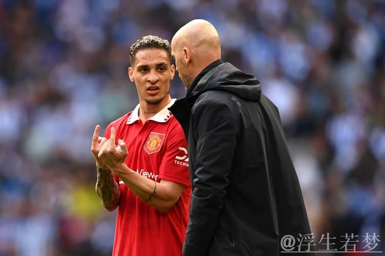 安东尼泪诉：在曼联生活困境重重，数日闭门绝食